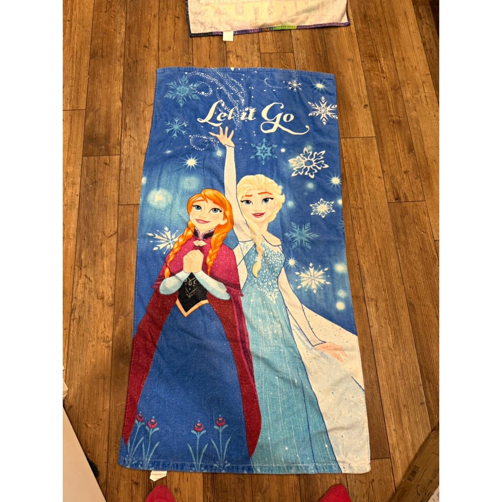 Disney Frozen Elsa & Anna Skye Ruppe Beach Bath Towel Let It Go Blue Snowflakes